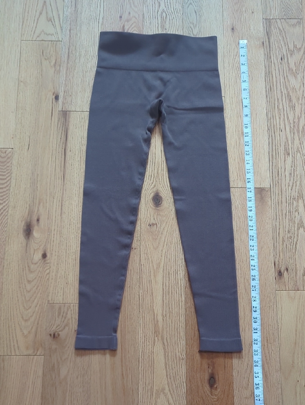 LEMON. Ribbed Legging. Size Medium. - Picture 6 of 9